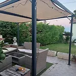 Garden House Apartment