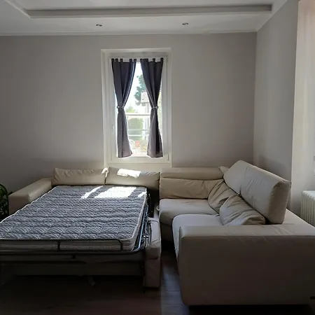Garden House Apartment *