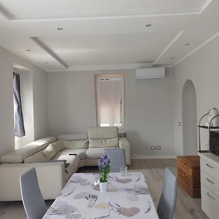 Garden House דירה